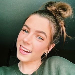 Meet your Posher, Kenzie